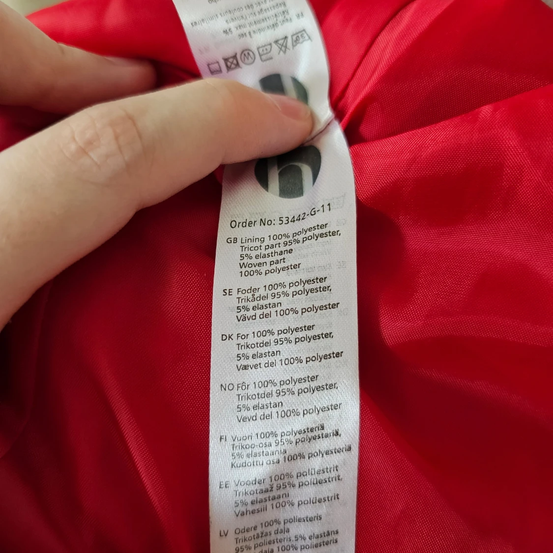 Röd klänning med volanger - 92