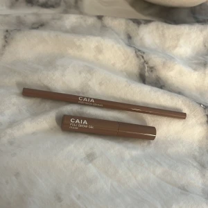 CAIA - Jag har valt att sälja mitt brow kit ifrån Caia eftersom de har inte kommit till någon användning, produkterna har bara testats på handen, inpresvit helt nya!