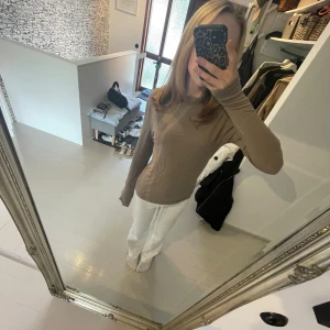 Tröja - Säljer min jättefina tröja från lager 157 i storlek s ❤️ ganska använd men inga täcken ❤️ skriv om intresserad ❤️