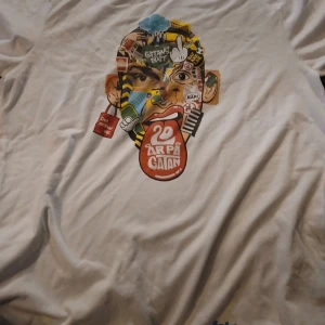 Faktum. Hemlösas tidning - Faktum hemlösas tidning tshirt  Ny