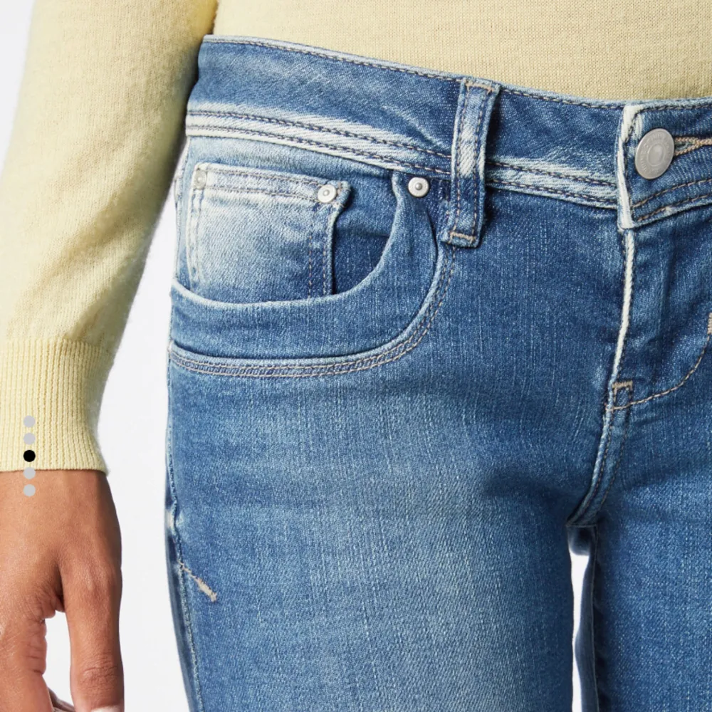 Säljer mina Ltb jeans då dem är för stora för mig. . Jeans & Byxor.