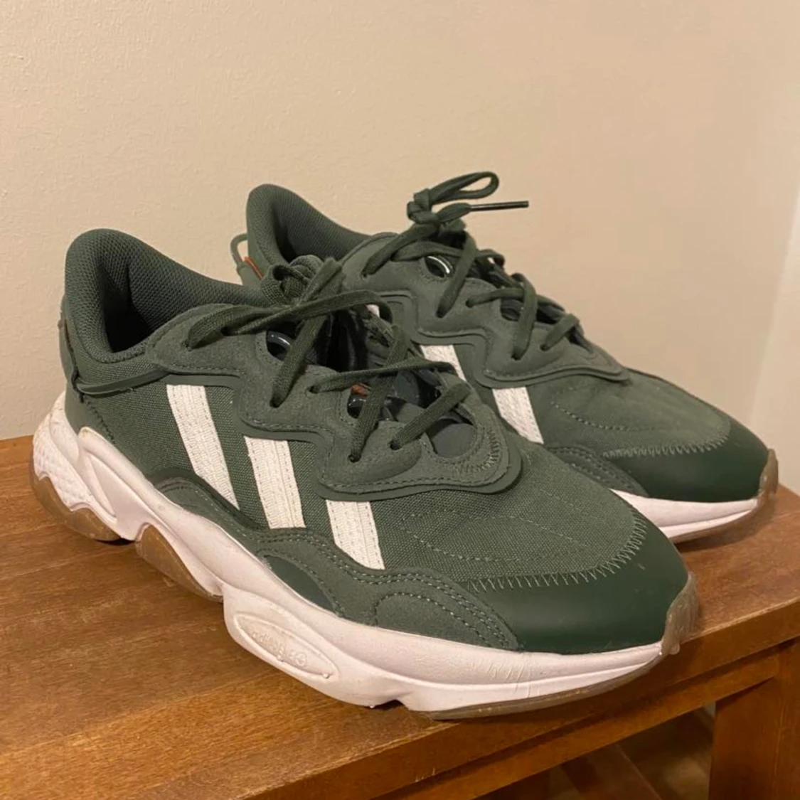 Adidas ozweego i grön färg - 90