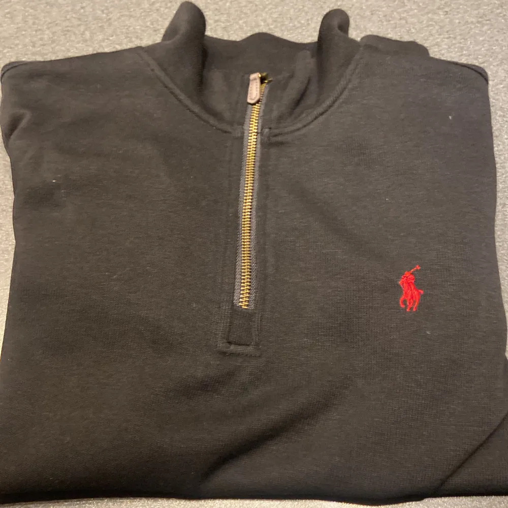 Svart/Röd Ralph lauren  STROLEK M. Hoodies.