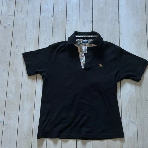 burberry pikè - Fin burberry pikè i storlek medium💓