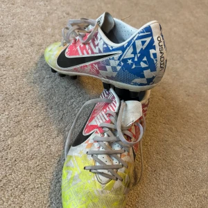 Fotbollsskor - Använda 1 månad