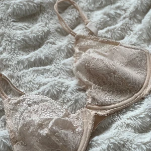 & Other Stories - Superfin!! Lite liten för mig så får tyvärr sälja då den inte kommer till användning🤍🤍🤍