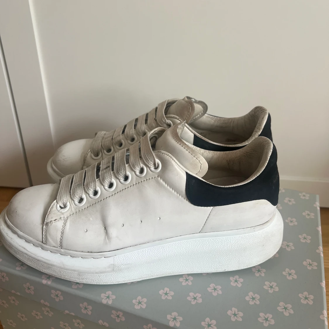 Alexander Mqueen sneakers 