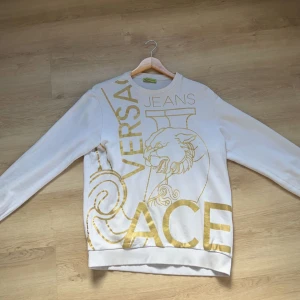 Versace sweatshirt - Bra skick!