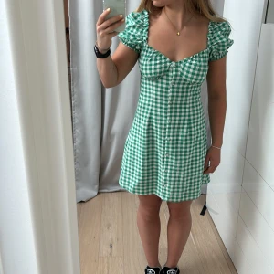 Sommarklänning  - Supersöt sommarklänning från H&M 