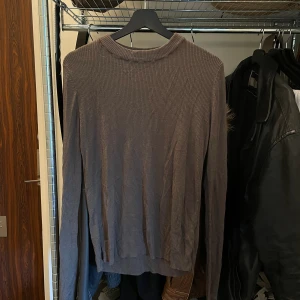 Mjuk tröja - Tunn tröja från Filippa K i L. Super mjuk.