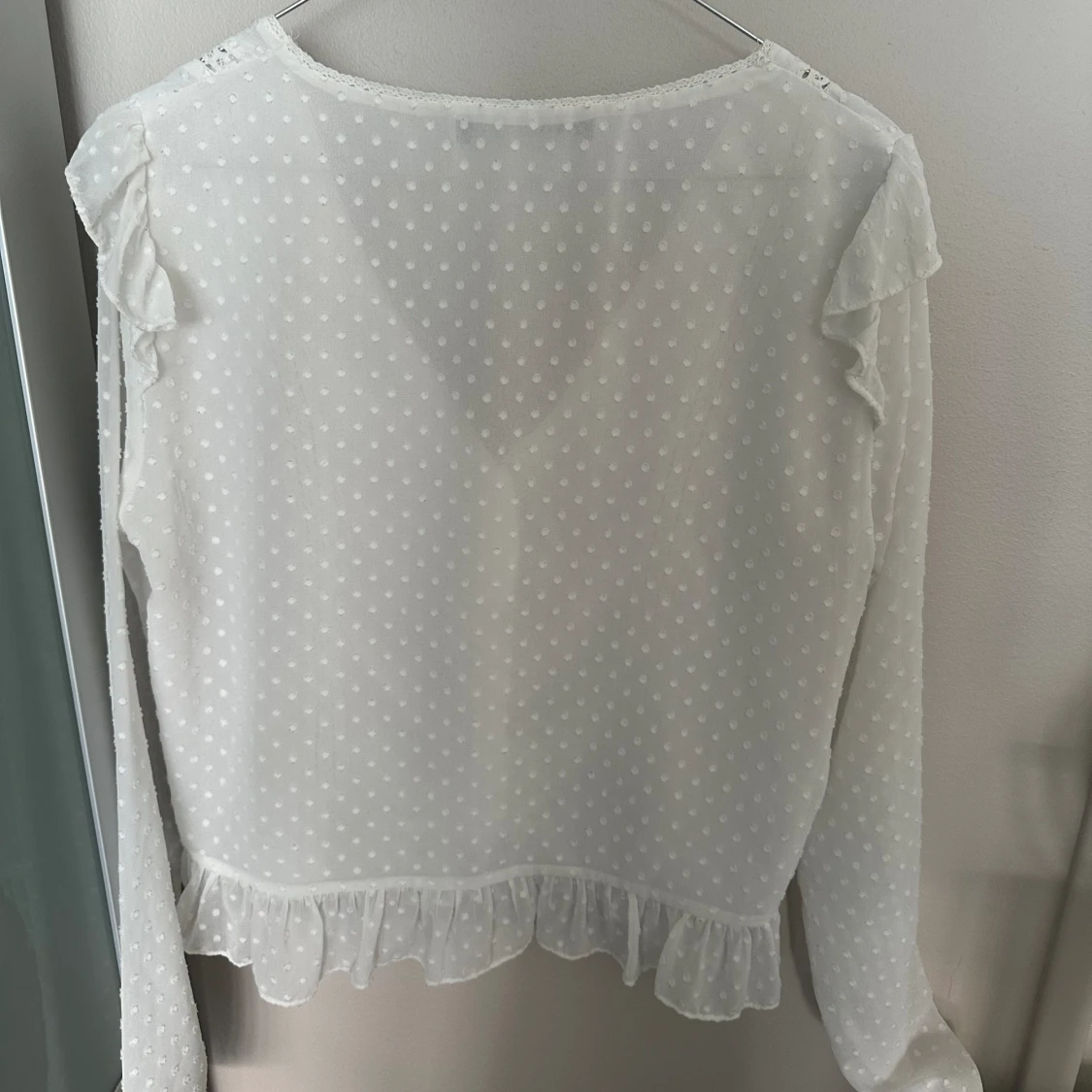 Söt vit blus från Zara  - 90