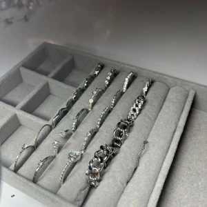 Smycken✨ - Ringar och knekkis✨ Pris diskuteras✨billigare om man köper kit 