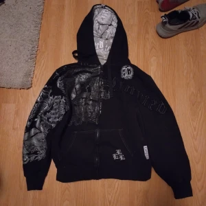 Fishbone Zip Up - Sjuk fishbone hoodie is size S Ca 70 cm lång