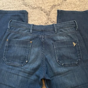 Lågmidjade Jeans - Lågmidjade bootcut jeans.  privat för mer information 💘💘