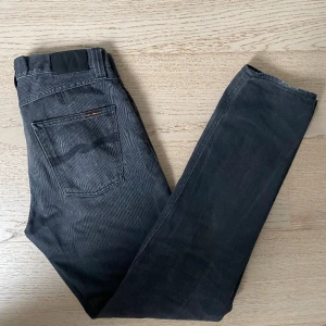 Nudie jeans  - Tjena, jag säljer nu dessa nudie jeans i storlek 31W & 32L, nypris ligger på 1799kr.