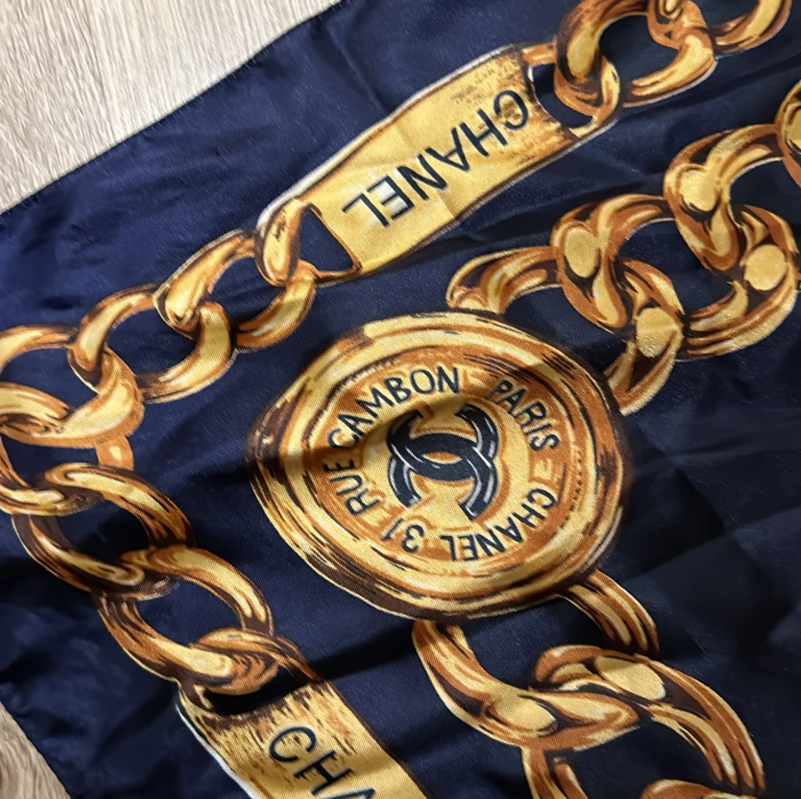 Sjal/ scarf med CC logga  - 91