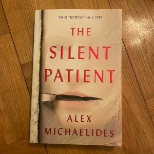 The Silent Patient Alex Michaelides - The Silent Patient Alex Michaelides storpocket i fint skick.