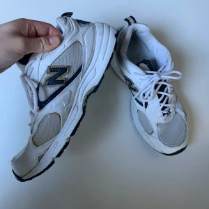 New Balance  - Köpta i en retro affär i Danmark, ny pris 1200kr super bra skick använt dem få tals gånger☺️