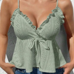 Söt topp - Super fin topp med broderi💚(lånad bild för bild från mig skriv)