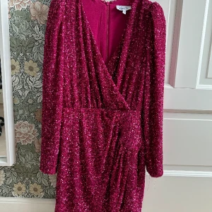 Other stories klänning  - Använd en kväll.  Storlek 36.  Rök och djurfritt hem.