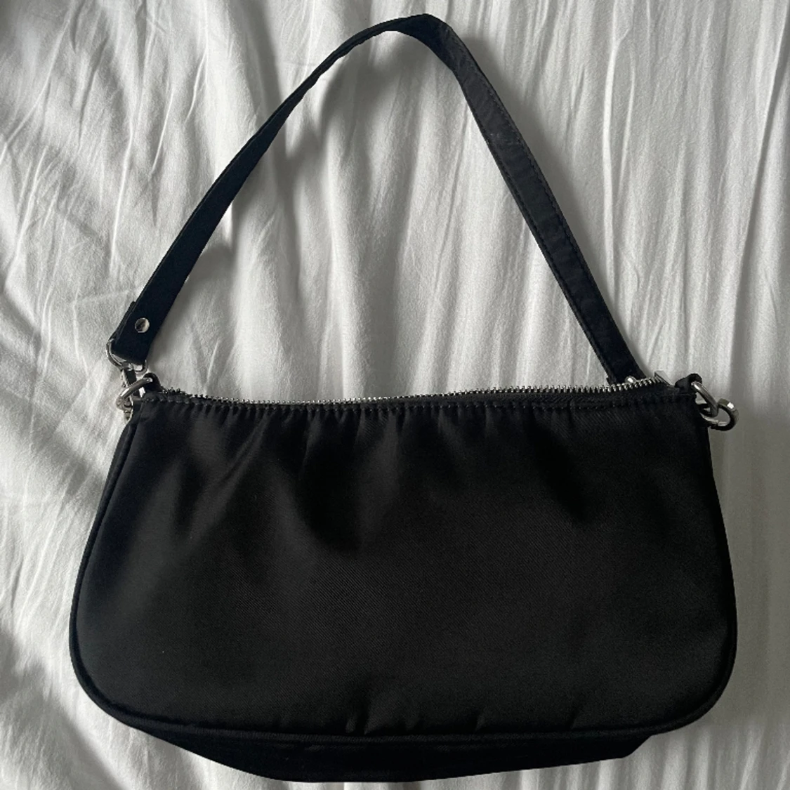 Svart axelväska, GinaTricot