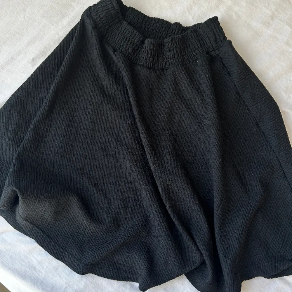 En svall och skön kjol från lager 157. Den är knappt använd så därför är den i nyskick. . Kjolar.