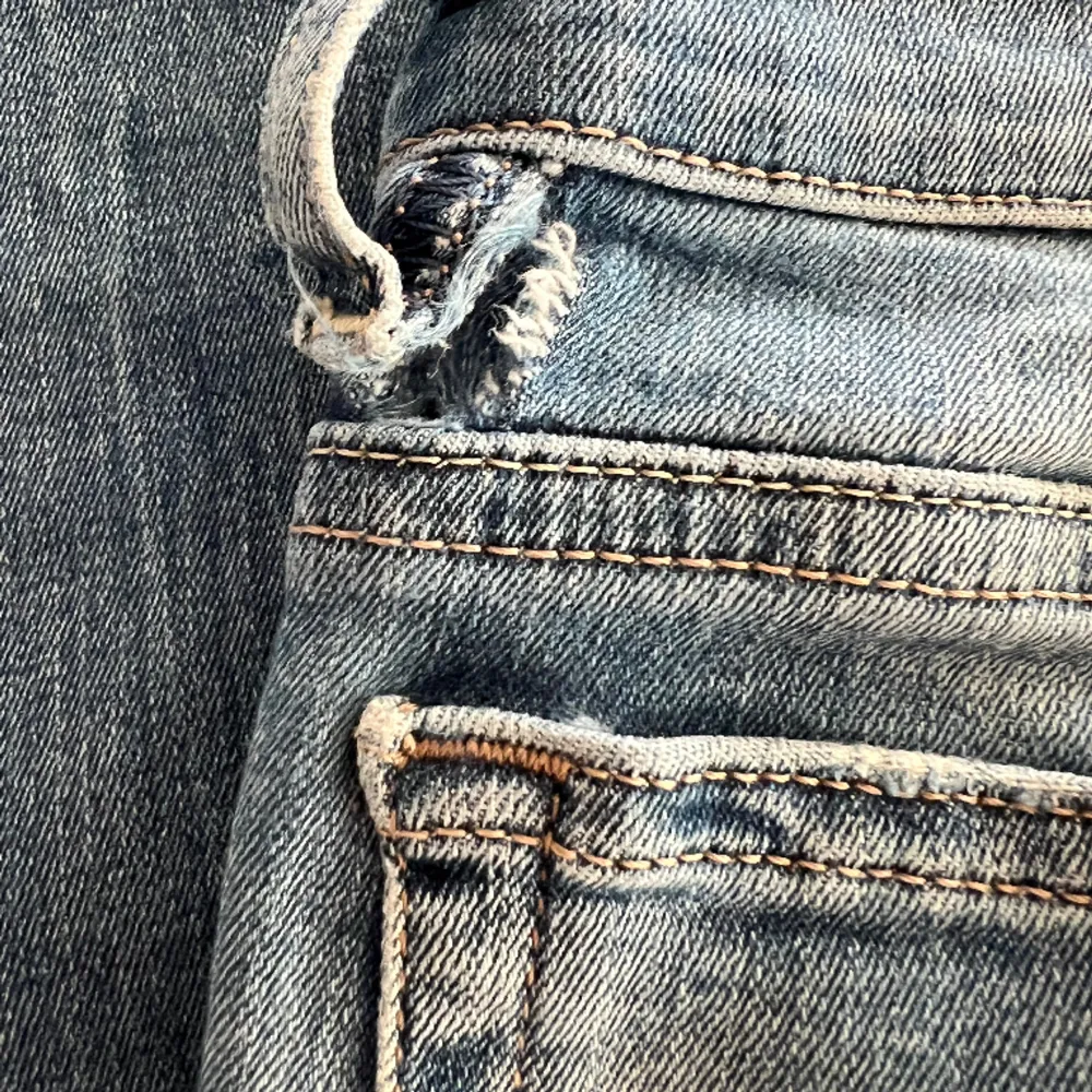 Snygga skinny vintage jeans från Diesel!  Kontakta om du är intresserad och tveka inte med att ställa frågor🥰💕. Jeans & Byxor.