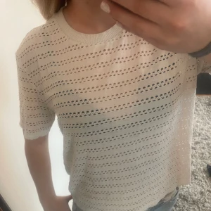 Nätig T-shirt - Jättefin T-shirt med nät liknande material 💞💞
