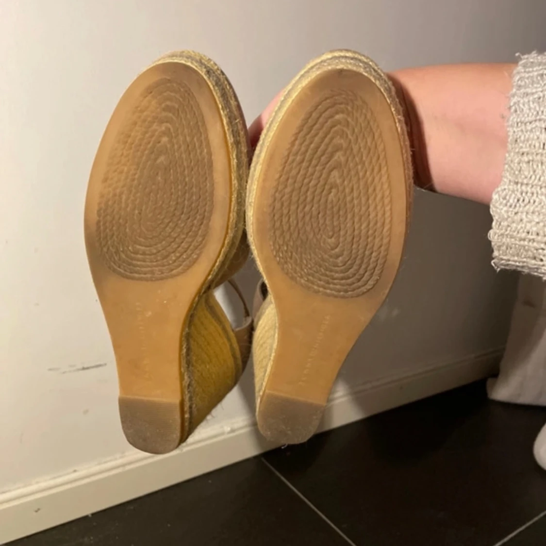 Tommy Hilfiger  - 91