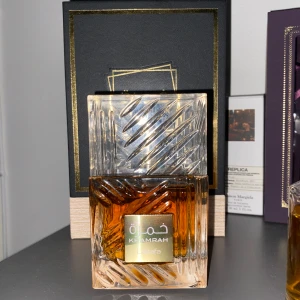 Lattafa Khamrah - Knappt använd, jättefin gourmand.