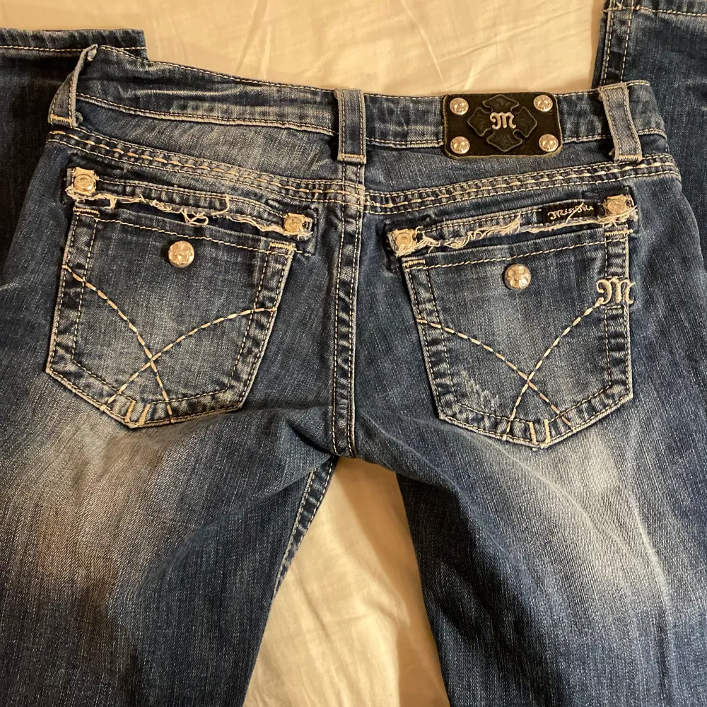 Lågmidjade jeans från sellpy. Fint skick! Använd gärna köp nu!. Jeans & Byxor.