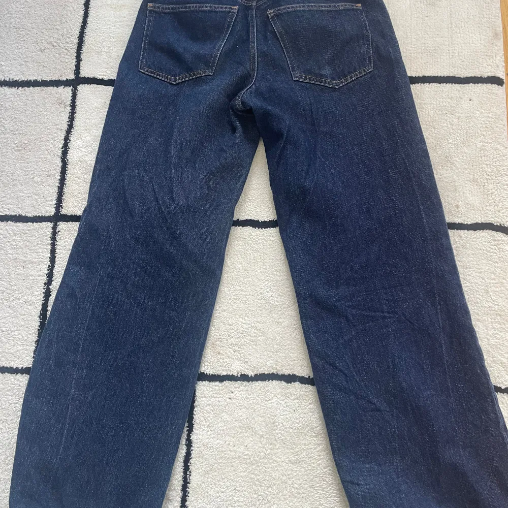 Lågmidjade jeans från Gina Tricot, sitter jätte snyggt på!!🫶🏼🤩. Jeans & Byxor.