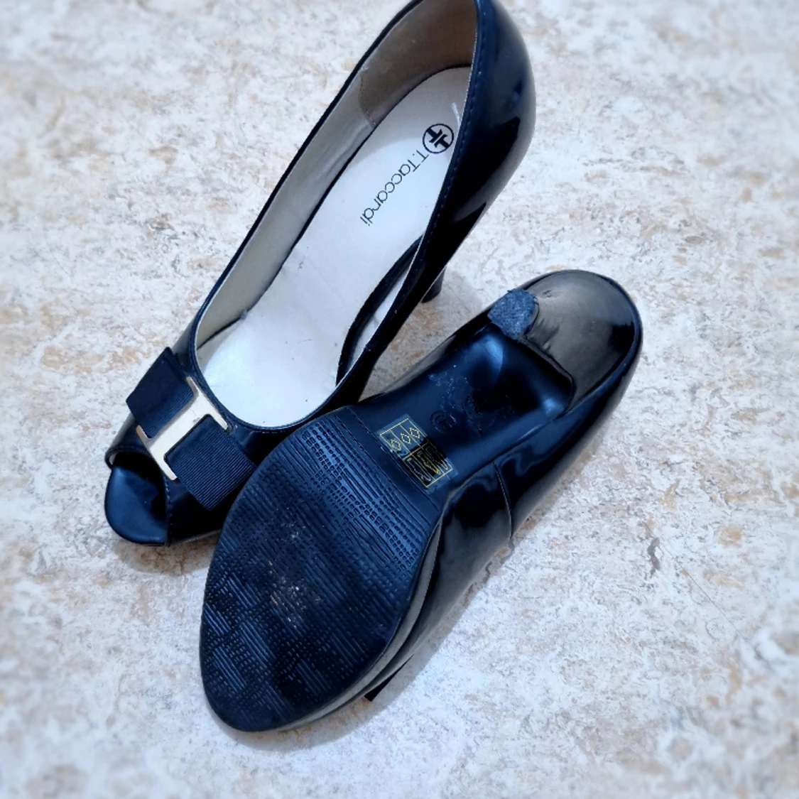 Högklackade svart skor  - 91