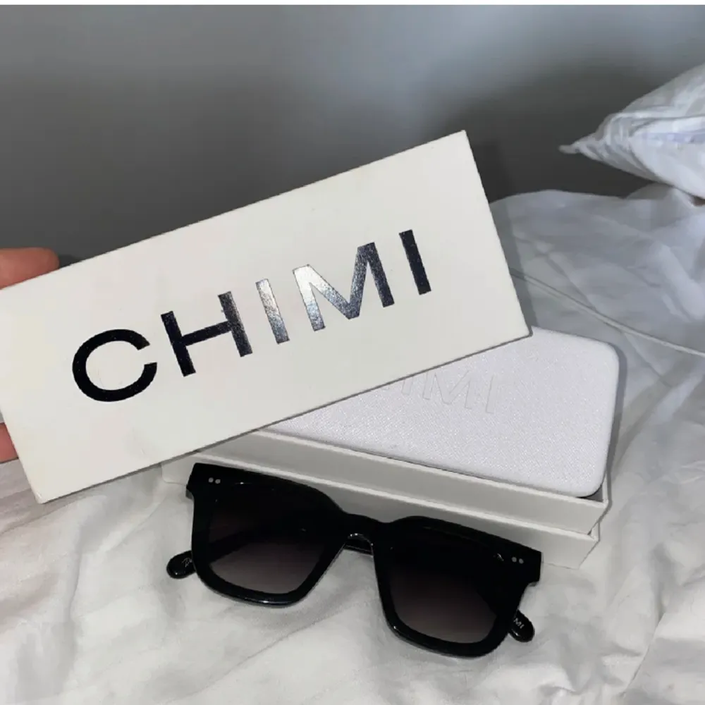 Ett par solglasögon från chimi i modellen 004, använda fåtal gånger så dem är i jättebra skick. 🤗. Övrigt.