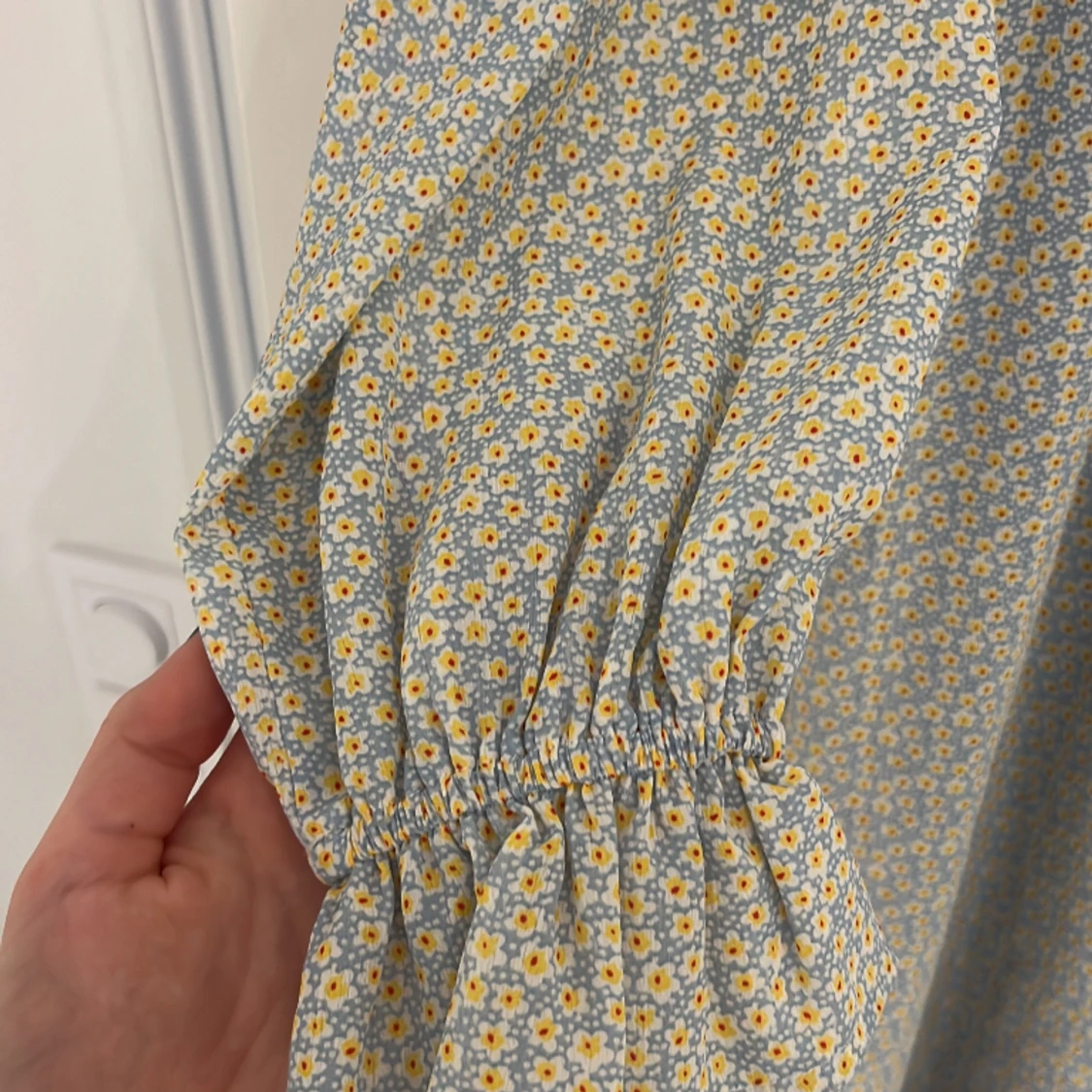 Blommig klänning  - 90