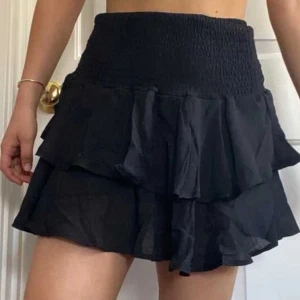 Kjol - Säljs då den ej används. (Lånade bilder). 