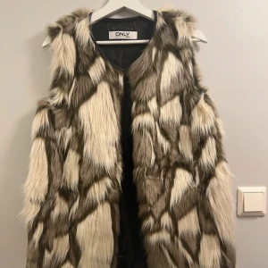 päls väst - coolt mönster 