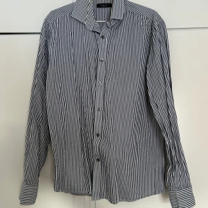 Randig Skjorta - En fin skjorta som aldrig kommer till användning!