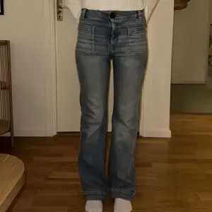 Så så fina jeans med lite högre midja! Så klassiska och fräscha ❤️