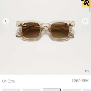 Chimi solglasögon i färgen ecru  - Säljer mina super snygga och populära chimis 04 i färgen ecru. Alla lådor och glasögonfodralet har jag kvar🩷