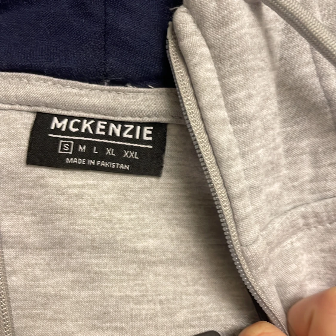 Mckenzie zip hoodie storlek S  - 90