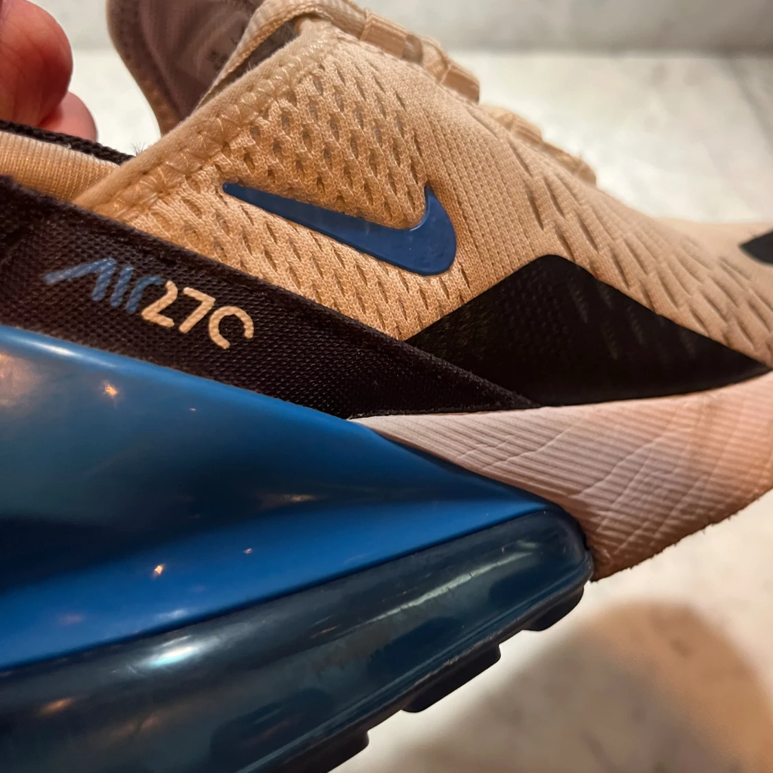 NIKE AIR MAX 270 - 90