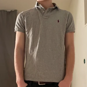 Ralph Lauren Piké - Snygg piké från Ralph Lauren. Storlek S men sitter aningen mindre. Bra skick annars. 