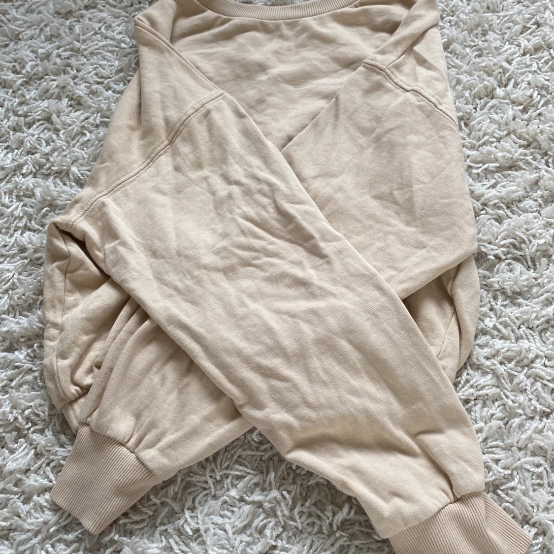 Beige mjukiströja  - 91