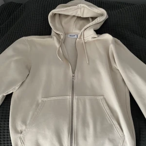 Weekday zip - Skick 9/10, storlek xs passar s. Pris 199 kr. 