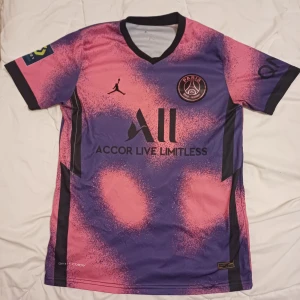 PSG Messi Shirt - Size S, too small for me. Used for a long time
