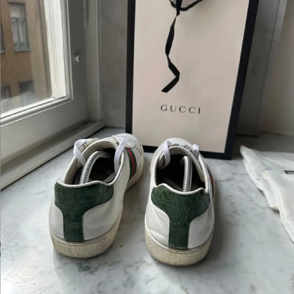 Gucci ace skor storlek 44. Skor.