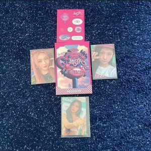 Purple Kiss festa Poca Album - Allt inkluderat, säljer för lägre pris än jag köpte för (från Bengans). Rensar ut mina album så en titt på mina andra inlägg skulle uppskattas ^^