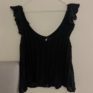 Stickat linne - Superfint stickat linne från Only, jätteskönt material och i fint skick😍