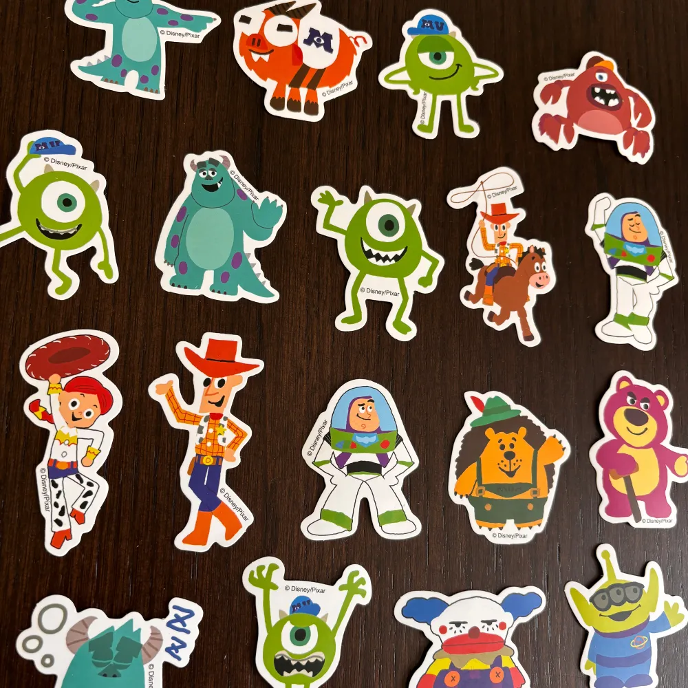 Stickers med Disney pixar. Accessoarer.